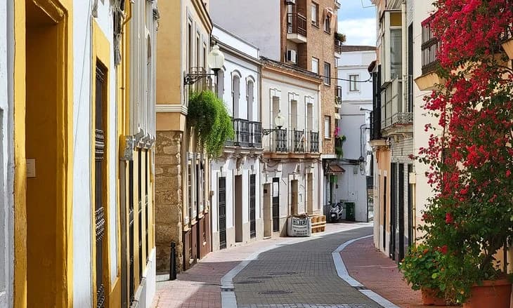 Exploring Mérida's charming old town. These narrow streets offer a beautiful modern contrast to the grand scale of the city's celebrated Roman ruins.